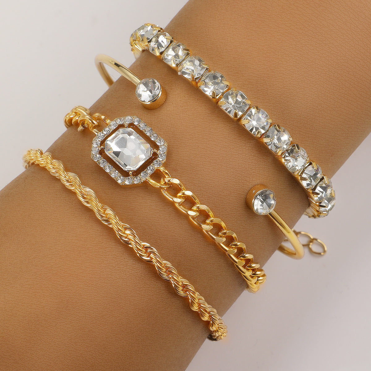 Eleganza Damen 4-teiliges Vintage-Punk-Armband-Set