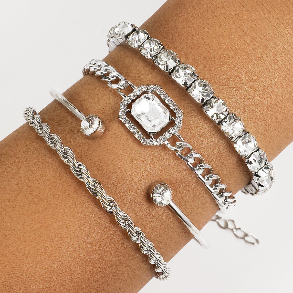 Eleganza Damen 4-teiliges Vintage-Punk-Armband-Set